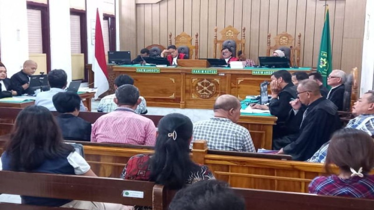 Suasana persidangan dugaan korupsi senilai Rp2,9 miliar pembangunan jembatan dan gorong-gorong galvanis di PN Medan. (ANTARA/HO)