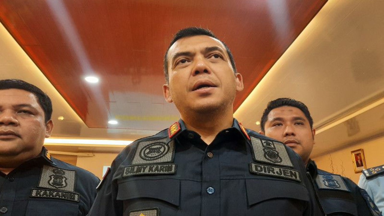 Dirjen Imigrasi Kemenkumham, Silmi Salim (Azmi Samsul Maarif)