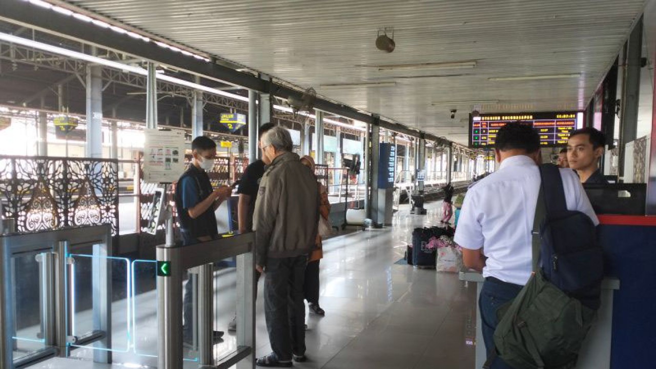Situasi Stasiun Solobalapan di Solo, Selasa (4/7/2023). ANTARA/Aris Wasita