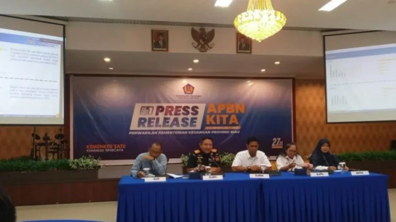 Suasana jumpa pers soal APBN di Pekanbaru, Riau, Kamis (27/7/2023). ANTARA/Vera Lusiana