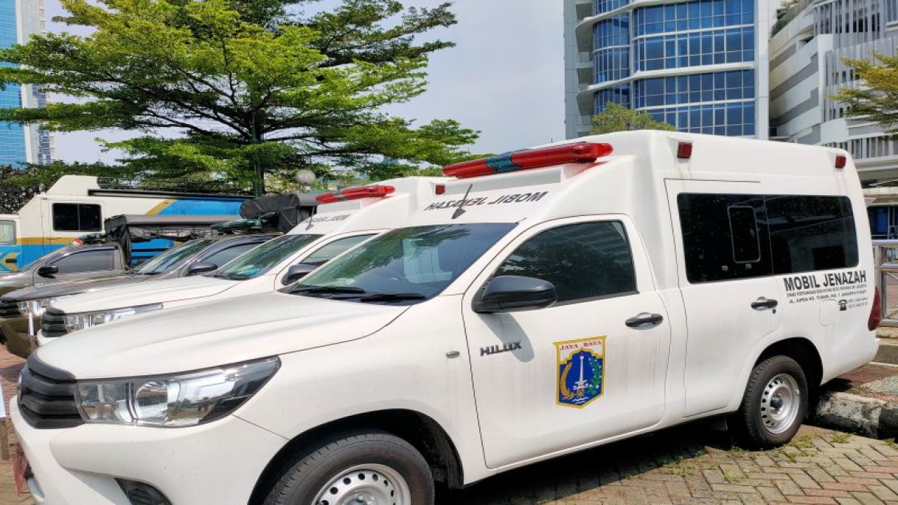 Fasilitas mobil jenazah gratis dari Suku Dinas Pertamanan dan Hutan Kota (Tamhut) Jakarta Barat, Jumat (14/7/2023). ANTARA/Risky Syukur