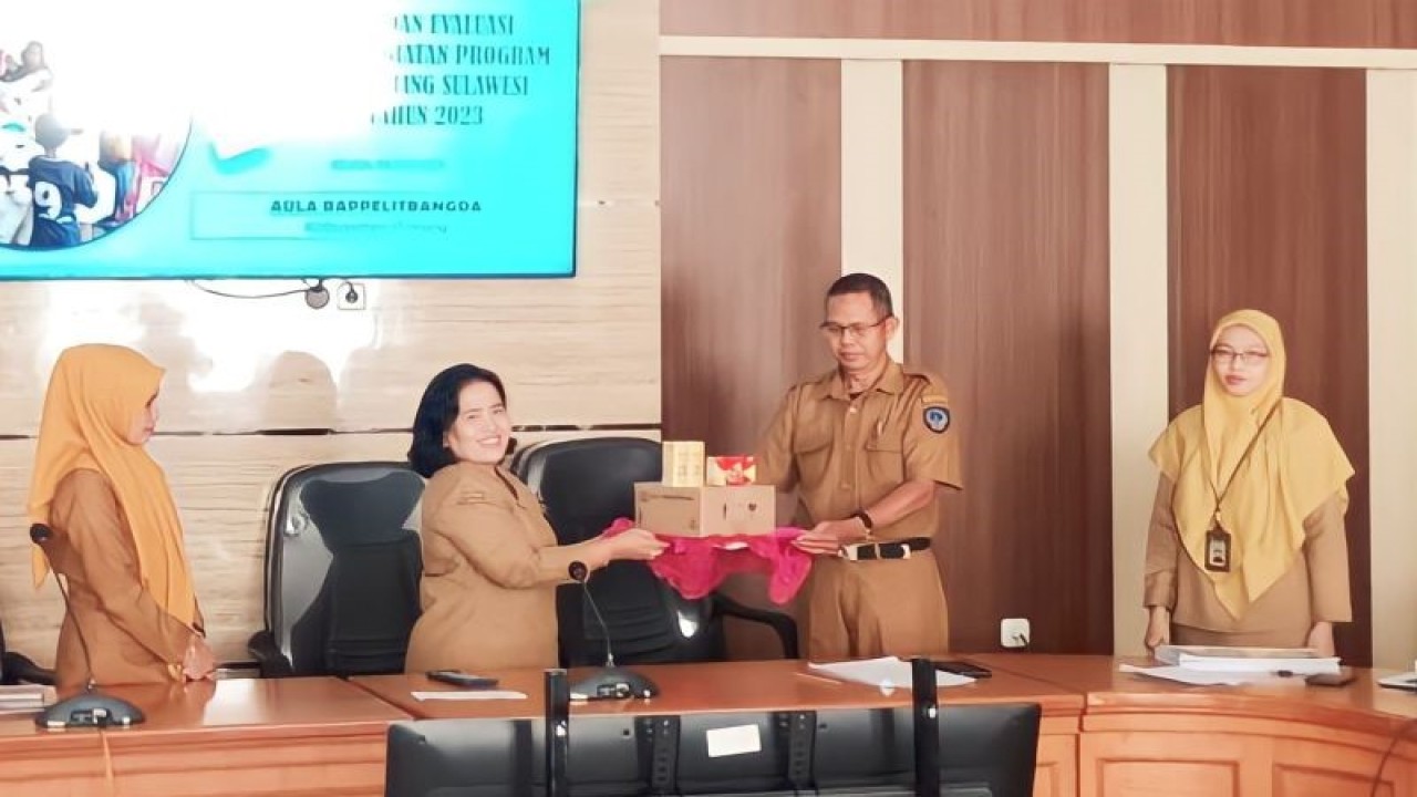 Kepala Dinas Kesehatan Pinrang drg. Dyah Puspita Dewi saat pelaksanaan monitoring dan evaluasi (Monev) kegiatan Stop Stunting. ANTARA/HO/Pemkab Pinrang