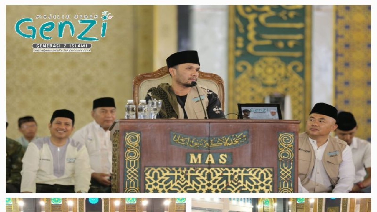 Pendakwah milenial Ustadz Hanan Attaki di depan ribuan jamaah Generasi Z di Majelis Subuh Gen-ZI atau Generasi Z Islami (MSG) di Masjid Nasional Al Akbar Surabaya (MAS), Minggu (4/6/2023). (ANTARA/HO-Humas MAS)
