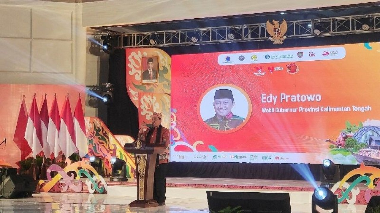 Wagub Kalteng Edy Pratowo saat pembukaan Harvesting Gernas BBI dan BBWI di Palangka Raya, Kalimantan Tengah, Jumat, (14/7/2023). (ANTARA/Muhammad Arif Hidayat)