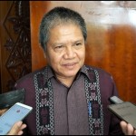 Wakil Rektor IV Universitas Andalas Dr. Hefrizal Handra saat diwawancarai awak media massa di Padang. (ANTARA/Muhammad Zulfikar).-1688370960
