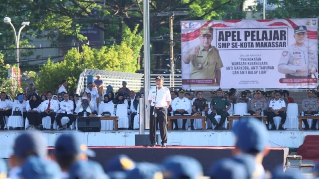 Wali Kota Makassar Moh Ramdhan Pomanto saat memberikan pengarahan kepada ribuan pelajar SMP dalam kegiatan Apel Pelajar se Kota Makassar, Rabu (26/7/2023). ANTARA/HO/Pemkot Makassar