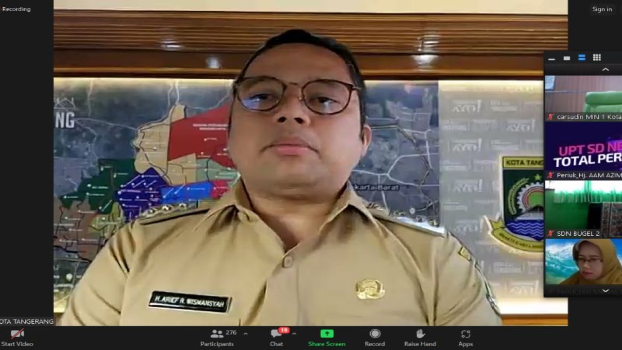 Wali Kota Arief saat membuka kegiatan Sosialisasi Bulan Imunisasi Anak Sekolah (BIAS) dan Imunisasi Human Papillomavirus atau HPV dan Rotavirus yang diselenggarakan oleh Dinas Kesehatan Kota Tangerang secara daring, Senin. HO/Pemkot Tangerang
