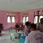 Warga saat berkumpul di balai desa di Papua. ANTARA/HO-Penerangan Kodim Biak Numfor-1689670549