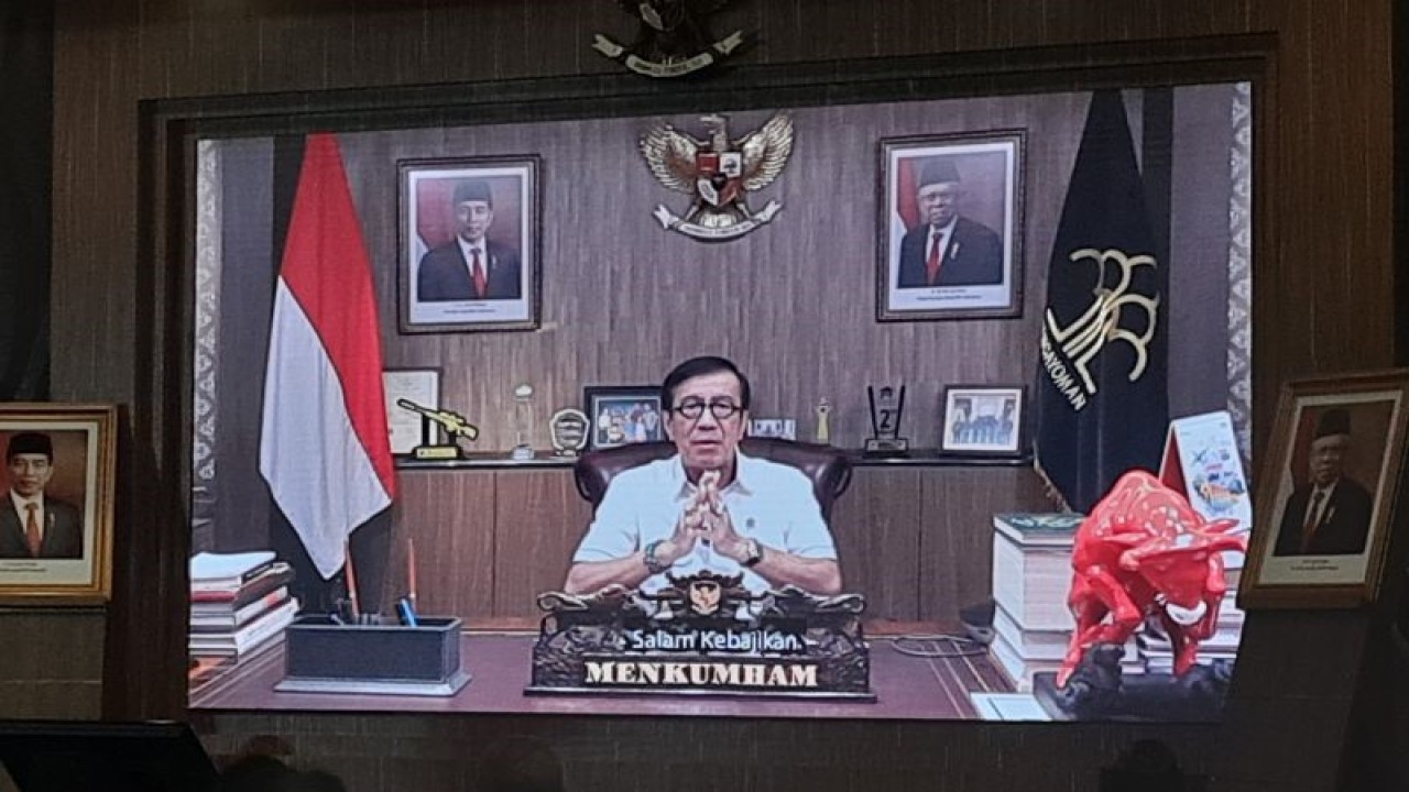 Menteri Hukum dan HAM Yasonna Hamonangan Laoly dalam Seminar Nasional "Menyongsong Berlakunya Hukum yang Hidup dalam Masyarakat Berdasarkan UU Nomor 1 Tahun 2023 tentang KUHP di Kementerian Hukum dan HAM, Jakarta, Senin (24/7/2023). ANTARA/Narda Margaretha Sinambela