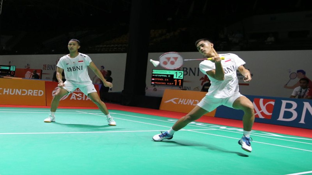 Ganda putra Zidane Attauba Efendi/Kleopas Binar Putra Prakoso mengalahkan wakil Uni Emirat Arab, Dev Ayyappan/Dhiren Ayyappa dengan skor 21-19, 21-13 di GOR Among Rogo, Yogyakarta, Jumat (14/7/2023).   (ANTARA/HO-PBSI)