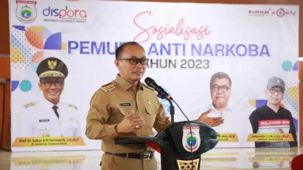 Penjabat Gubernur Sulbar Zudan Arif Fakrulloh pada sosialisasi pemuda anti-narkoba di Graha Sandeq, Komplek Rujab Gubernur Sulbar, Senin (24/7). (ANTARA/HO/Diskominfo Sulbar)