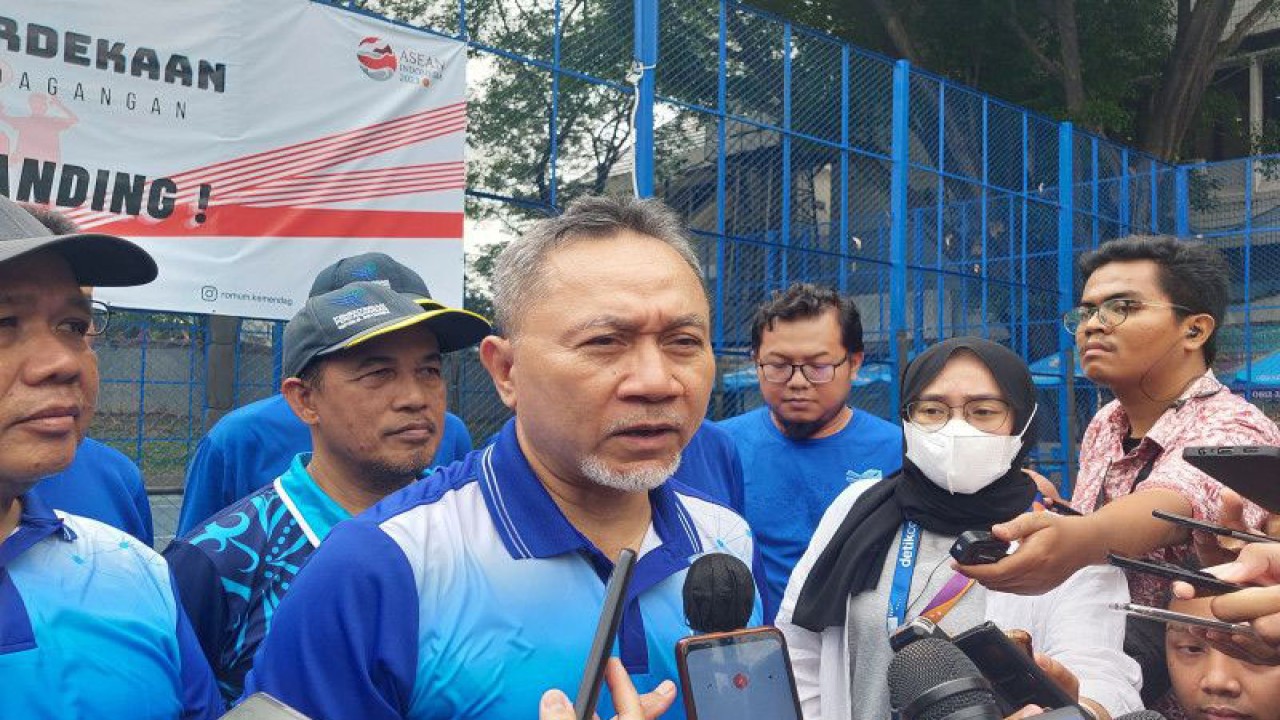 Menteri Perdagangan (Mendag) Zulkifli Hasan saat ditemui di Jakarta, Kamis (6/7/2023). ANTARA/Sinta Ambarwati