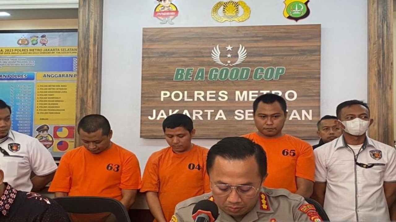 Kapolres Jakarta Selatan Kombes Pol Ade Ary saat konferensi pers di Jakarta, Jumat (25/8/2023). ANTARA/Luthfia Miranda Putri