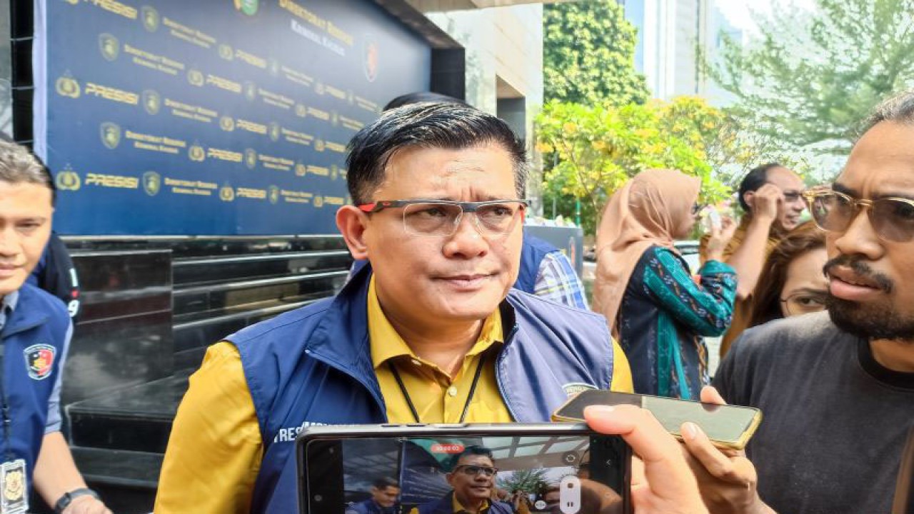 Direktur Reserse Kriminal Khusus Ade Safri Simanjutak saat diwawancarai di Jakarta, Selasa (22/8/2023). ANTARA/Ilham Kausar