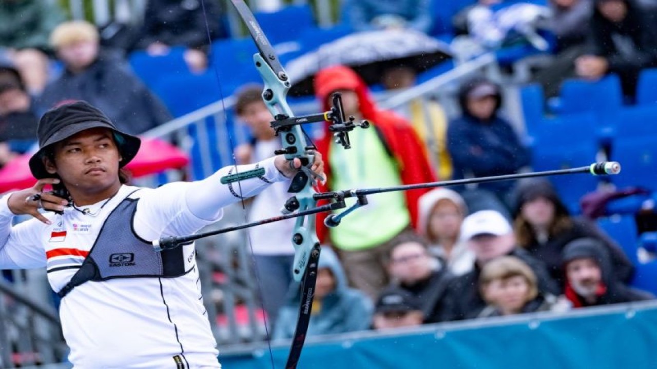 Pemanah Indonesia Arif Dwi Pangestu saat berlaga di Kejuaraan Dunia Panahan 2023 di Berlin, Jerman, Minggu (6/8/2023). (ANTARA/HO/PB Perpani)