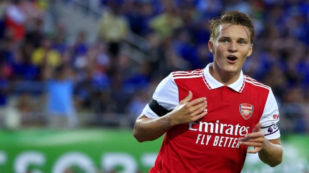 Arsip foto- Pemain Arsenal Martin Odegaard. (Getty Images via AFP/MIKE EHRMANN)