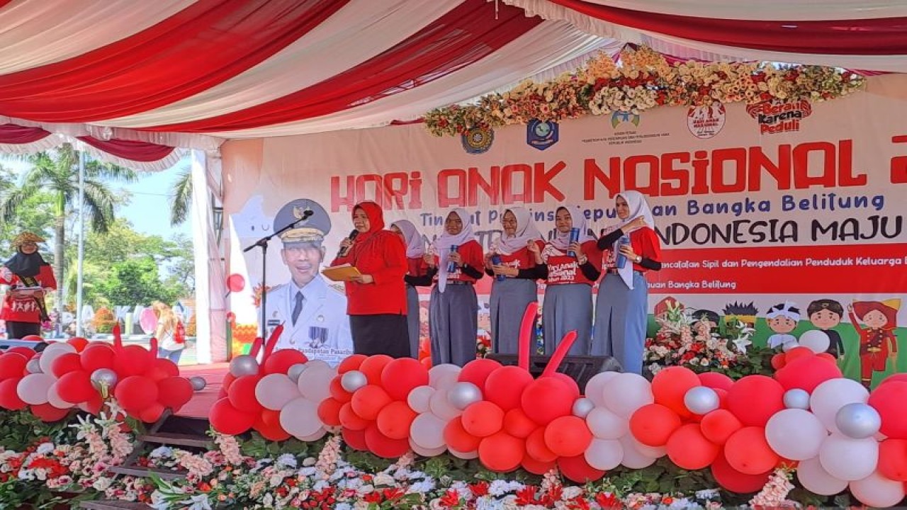 Pemerintah Provinsi Kepulauan Babel gelar gerakan minum tambah darah bagi remaja putri secara serentak dalam rangka memperingati Hari Anak Nasional 2023 di Pangkalpinang, Selasa (29/8/2023) (ANTARA/Aprionis)