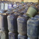 Barang bukti berupa 264 jerigen ukuran 35 liter berisi BBM oplosan dan dua unit motor yang disita olah Polda Lampung. (ANTARA/HO)-1692956413