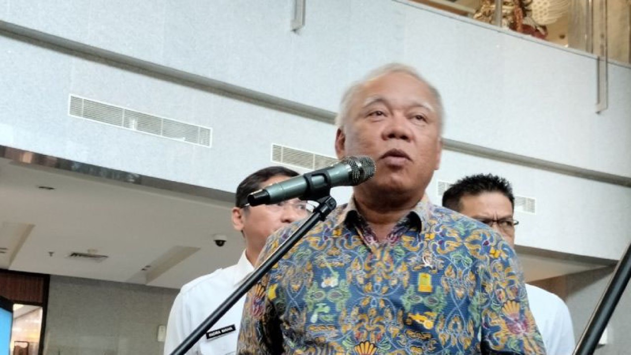Menteri PUPR Basuki Hadimuljono dalam konferensi pers di Jakarta, Rabu (9/8/2023). ANTARA/Aji Cakti