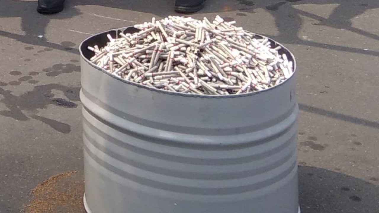 Rokok ilegal hasil pengungkapan Kantor Pengawasan dan Pelayanan Bea Cukai (KPPBC) Tipe Madya Kudus, Jawa Tengah. ANTARA/Akhmad Nazaruddin Lathif