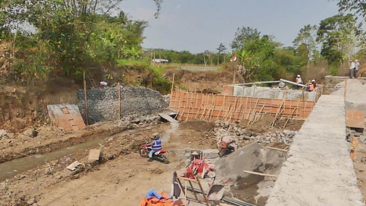 Pembangunan salah satu bendungan di Kabupaten Temanggung. ANTARA/HO - DPUPR Kabupaten Temanggung