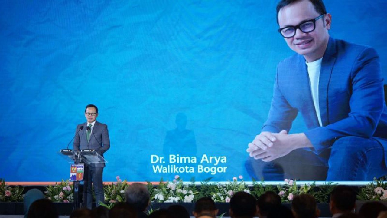 Wali Kota Bogor, Jawa Barat Bima Arya saat menghadiri peringatan Hari Kesatuan Gerak (HKG) ke-51 PKK tingkat Kota Bogor Tahun 2023 di Puri Begawan, Selasa (8/8/2023). (ANTARA/HO/Pemkot Bogor)