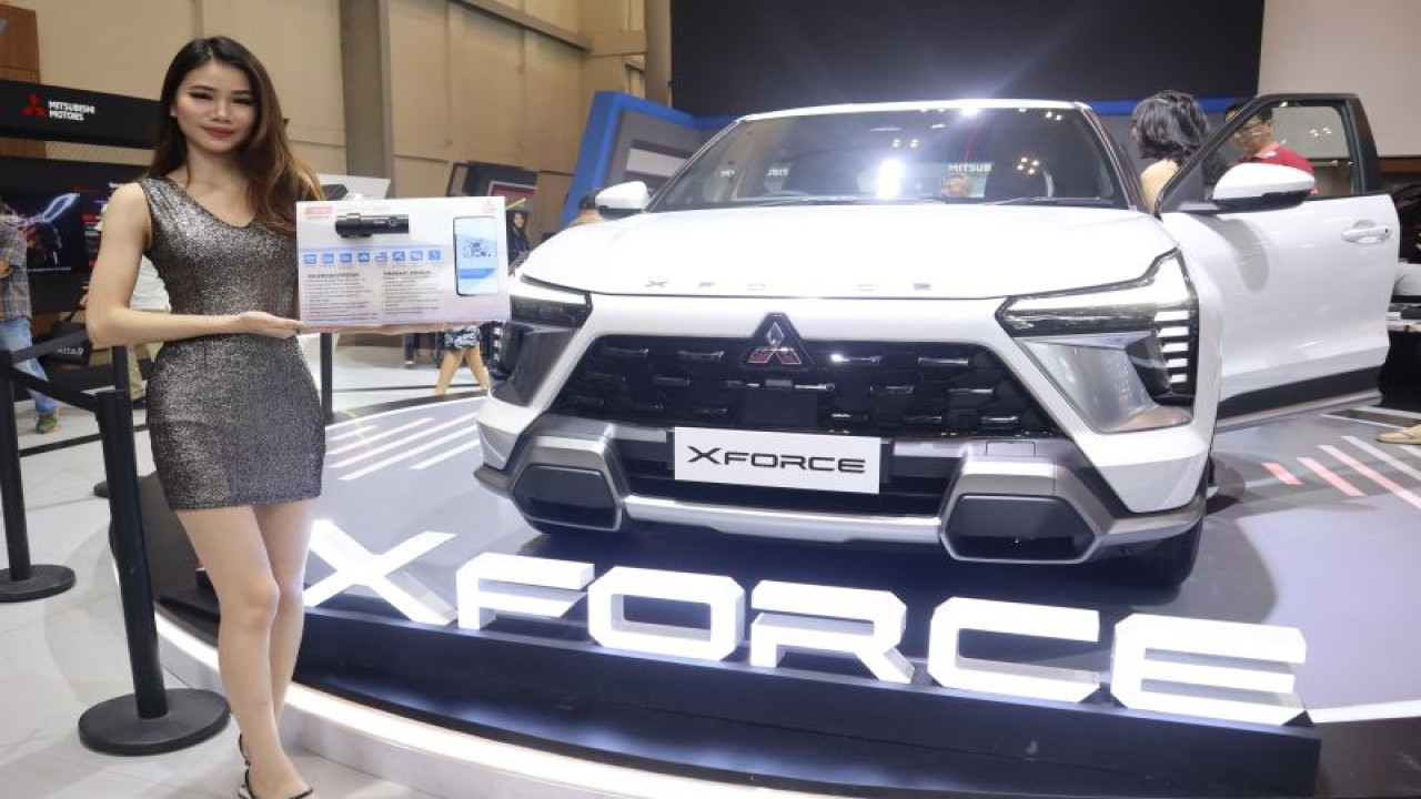 Produsen kamera dasbor BlackVue menjalin kerja sama dengan Mitsubishi Motors Krama Yudha Sales Indonesia mengeluarkan produk dashcam terbaru yaitu SPA98002 bersamaan dengan peluncuran mobil terbaru Mitsubishi Xforce pada ajang GIIAS 2023. (ANTARA/HO/BlackVue Indonesia)
