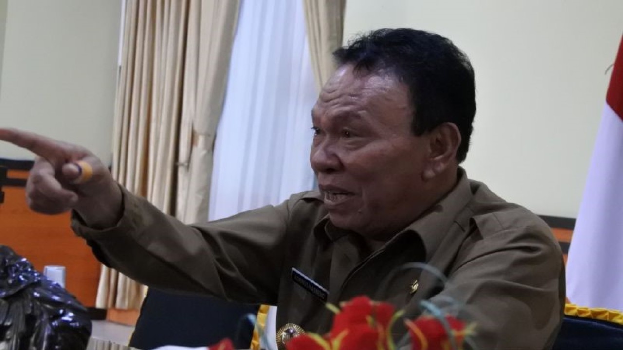 Bupati Kupang Provinsi Nusa Tenggara Timur Korinus Masneno (ANTARA/Benny Jahang)