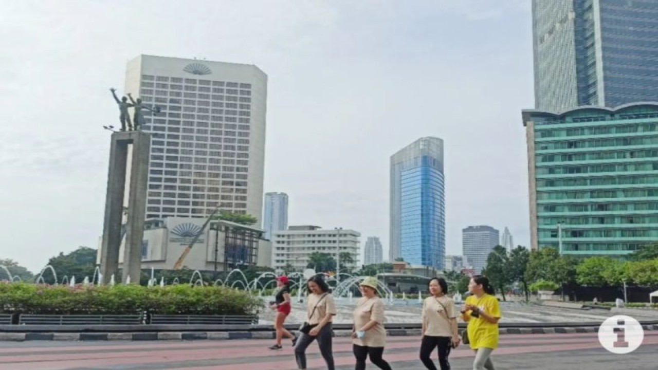 Arsip Foto - Hari Bebas Kendaraan Bermotor (HBKB) atau "Car Free Day" di Bundaran HI, Minggu (26/3/2023). (ANTARA/Siti Nurhaliza)