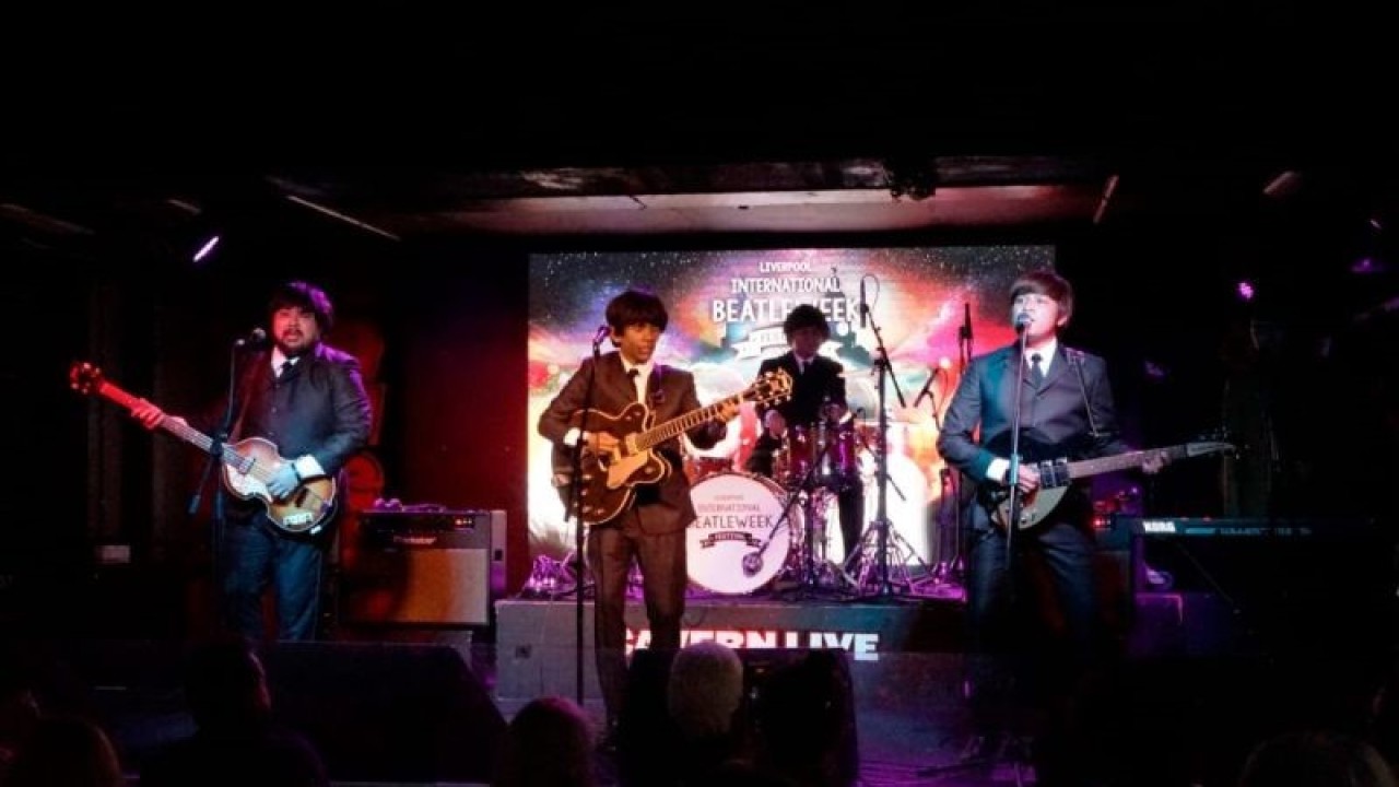 G-Pluck kala tampil di panggung Cavern Live Lounge pada perhelatan Liverpool International Beatleweek Festival 2023, Rabu (23/8). (ANTARA/Ahmad Faishal)