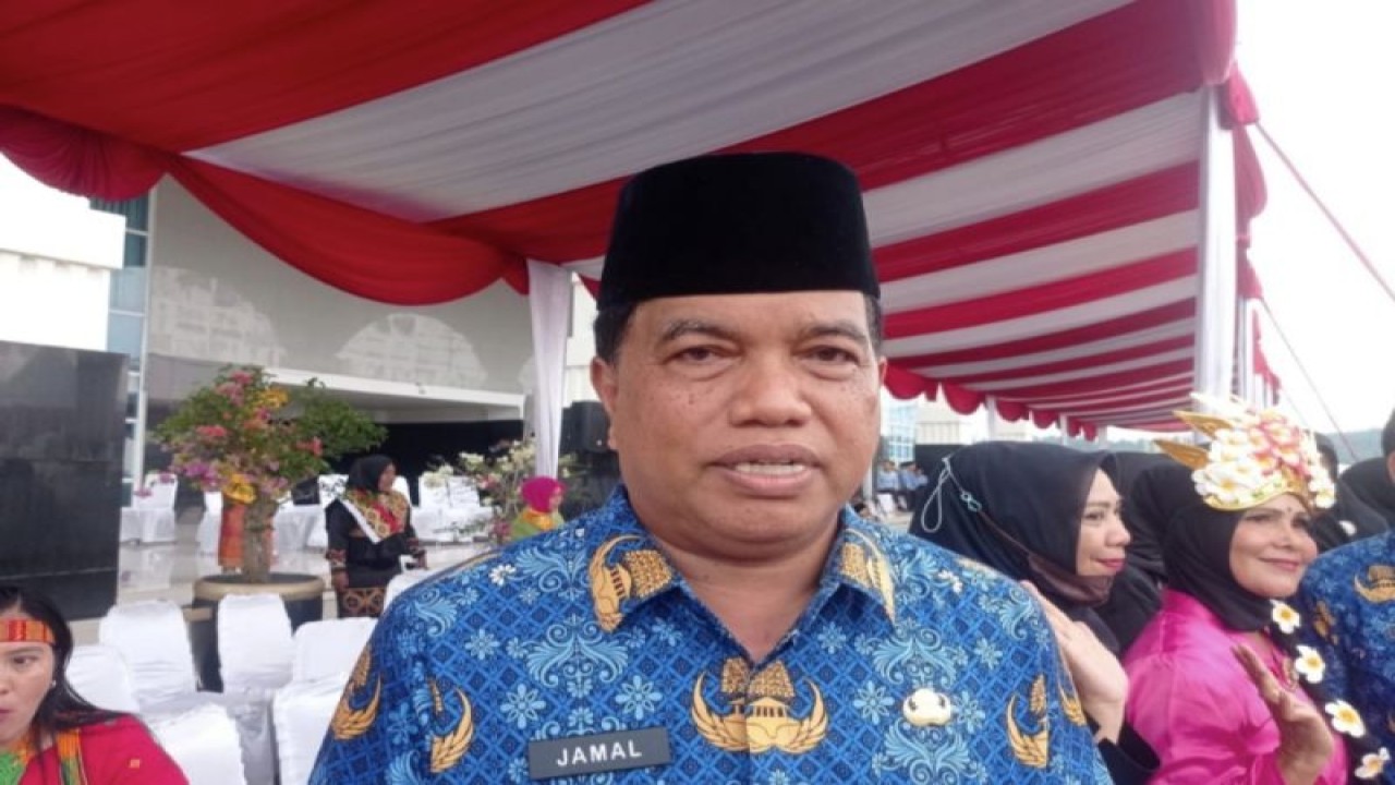 Kepala Dinas Pendidikan Pekanbaru, Abdul Jamal menyatakan hukuman fisik di sekolah dilarang keras buntut kejadian viral di SMPN 5 Pekanbaru. (ANTARA/HO-Pemko Pekanbaru)