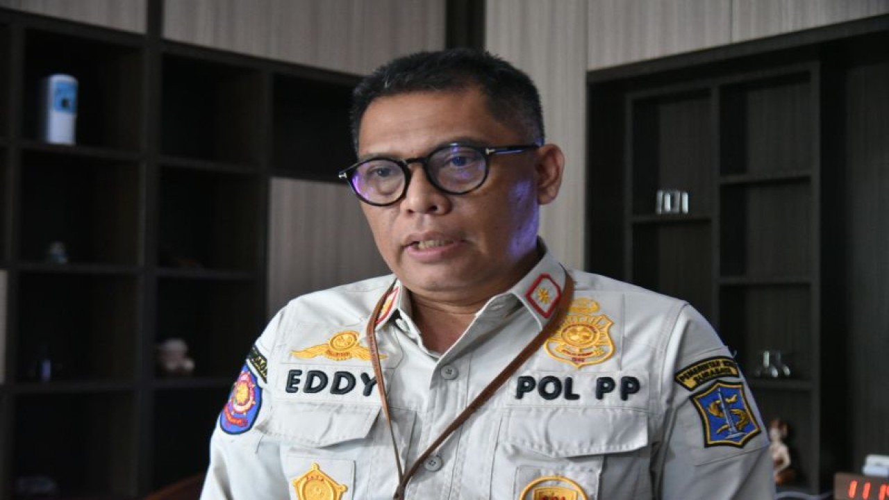 Kepala Satpol PP Surabaya Eddy Christijanto (ANTARA/HO-Diskominfo Surabaya)
