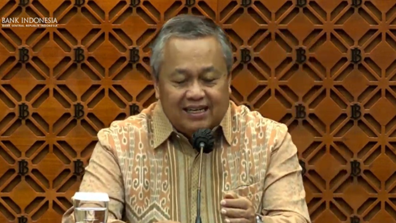 Gubernur Bank Indonesia (BI) Perry Warjiyo menyampaikan Hasil Rapat Dewan Gubernur (RDG) BI Agustus 2023 di Jakarta, Kamis (24/8/2023). ANTARA/Martha Herlinawati Simanjuntak
