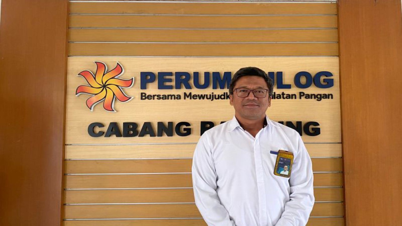 Kepala Bulog Cabang Bandung Erwin Budiana. (ANTARA/HO Bulog Cabang Bandung)