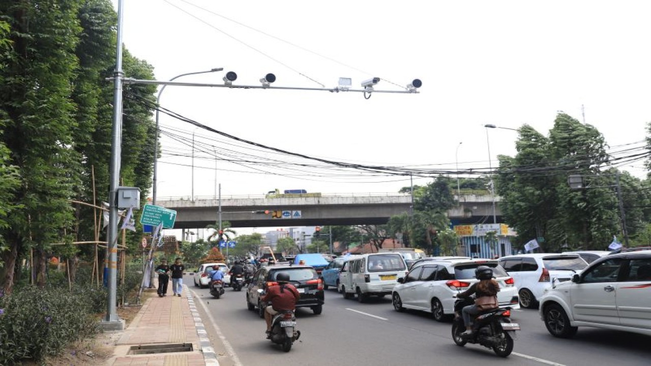 Tampilan kamera ETLE di Kota Tangerang yang dilengkapi dengan fitur inteligensi video analitik. ANTARA/HO-Polres Metro Tangerang Kota.