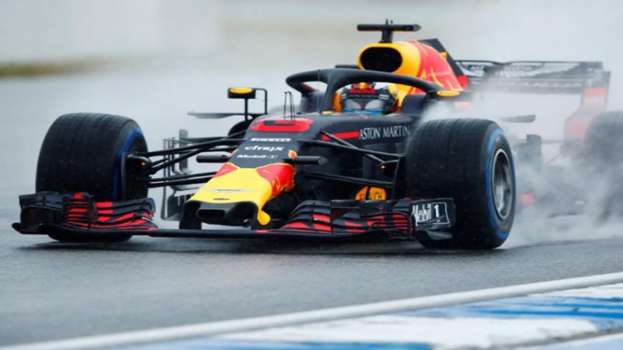 Pebalap Red Bull F1 Daniel Ricciardo dalam sebuah sesi latihan (REUTERS/Ralph Orlowski))