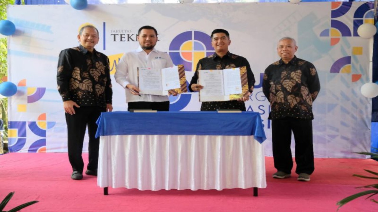 Fakultas Teknik Universitas Indonesia (FTUI) dan PT MRT Jakarta kolaborasi mengkaji teknis panduan keselamatan kebakaran di lingkungan transportasi publik, Jakarta, Jumat (4/8/2023). ANTARA/HO-Fakultas Teknik Universitas Indonesia