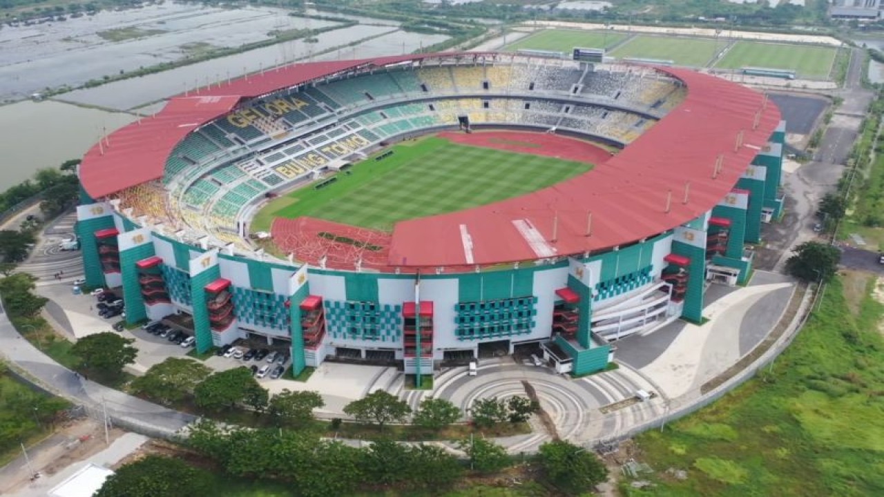 Stadion Gelora Bung Tomo (GBT) Kota Surabaya (ANTARA/HO-Diskominfo Surabaya)