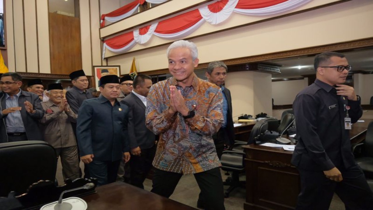 Gubernur Jawa Tengah Ganjar Pranowo usai mengikuti Rapat Paripurna DPRD Jateng sdi Semarang, Kamis (31/8/2023). (ANTARA/HO-Humas Pemprov Jateng)