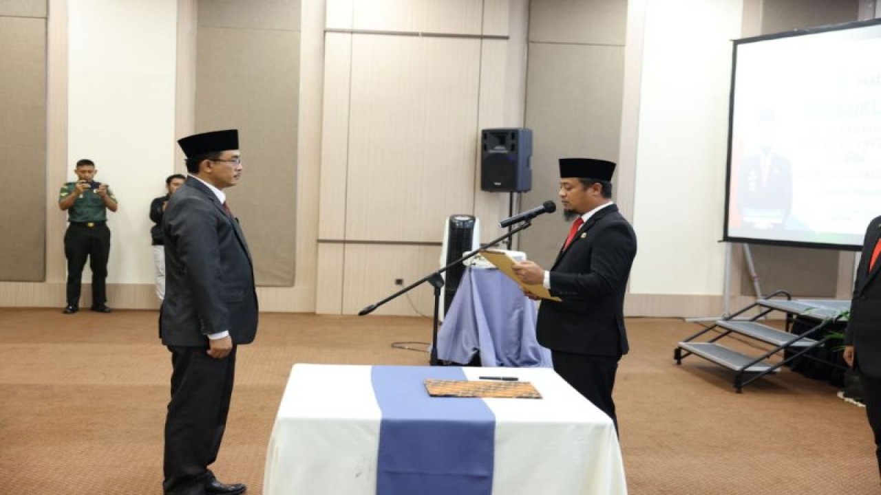 Suasana pengukuhan Kepala Perwakilan BKKBN Sulsel Shodiqin oleh Gubernur Susel Andi Sudirman Sulaiman di Makassar. Antara/HO-BKKBN SS