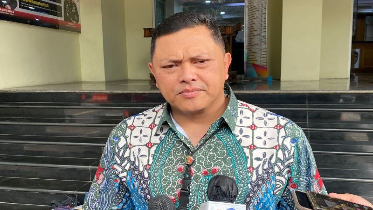 Direktur Reserse Kriminal Umum Polda Metro Jaya Kombes Pol Hengki Haryadi saat menjawab pers di Jakarta, Jumat (11/8/2023). ANTARA/Ilham Kausar