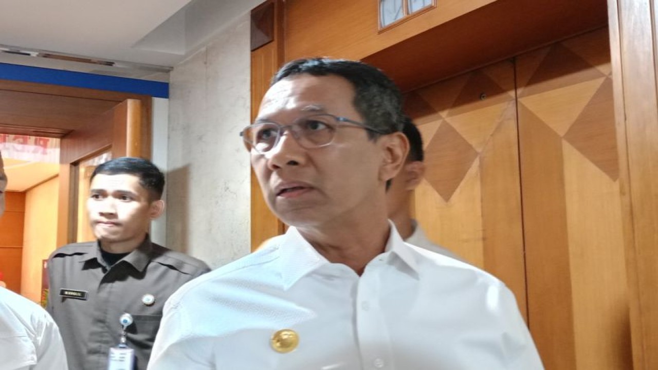 Penjabat (Pj) Gubernur DKI Jakarta Heru Budi Hartono di Balai Kota DKI, Jakarta Pusat, Kamis (24/8/2023). ANTARA/Siti Nurhaliza