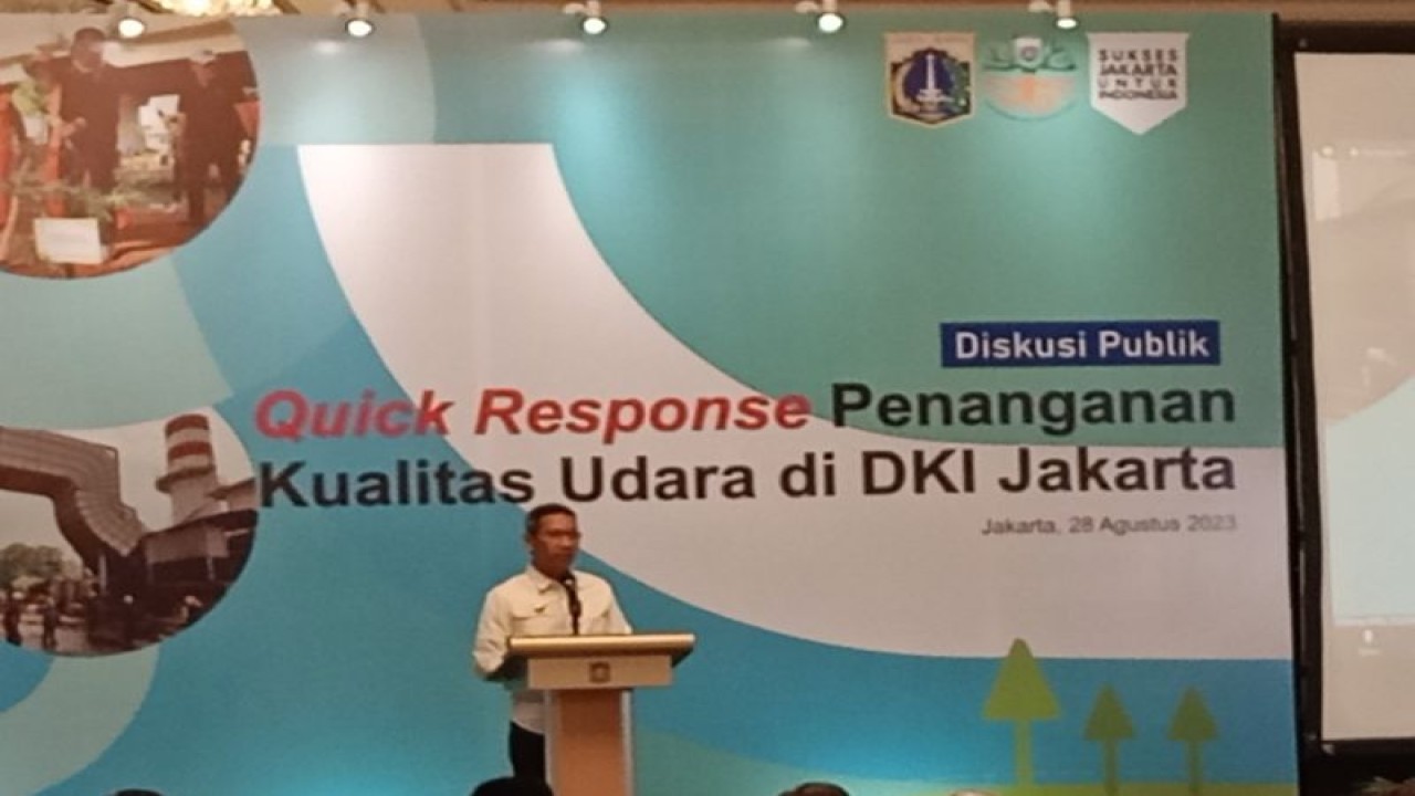Pejabat (Pj) Gubernur DKI Jakarta Heru Budi Hartono saat sambutan di acara Diskusi Publik Quick Response Penanganan Kualitas Udara Jakarta di Jakarta Pusat, Senin (28/8/2023). (ANTARA/Siti Nurhaliza)