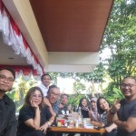 Ilustrasi sejumlah warga menikmati kuliner bersama (ANTARA/HO- Dokumentasi Rudy Harjanto)-1692337567