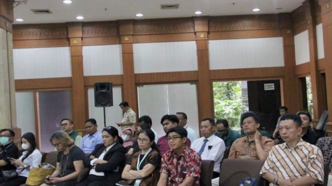 Pertemuan Wali Kota Jakarta Barat, Uus Kuswanto dengan para pengusaha dan asosiasi perusahaan swasta terkait persiapan pelaksanaan KTT ASEAN di Kantor Wali Kota Jakarta Barat, Kamis (24/8/2023). Antara/HO-Pemkot Jakbar
