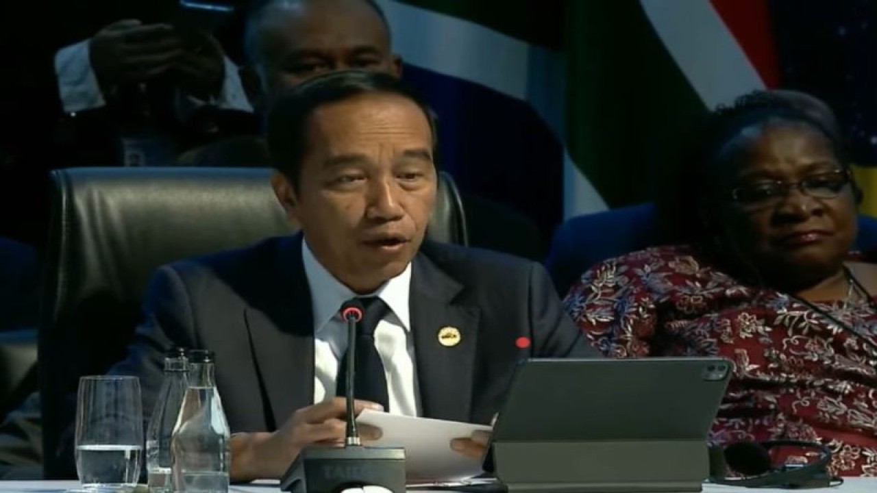 Tangkapan layar Presiden Joko Widodo saat berbicara dalam Forum KTT BRICS di Afrika Selatan, Kamis (24/8/2023). ANTARA/Rangga Pandu Asmara Jingga
