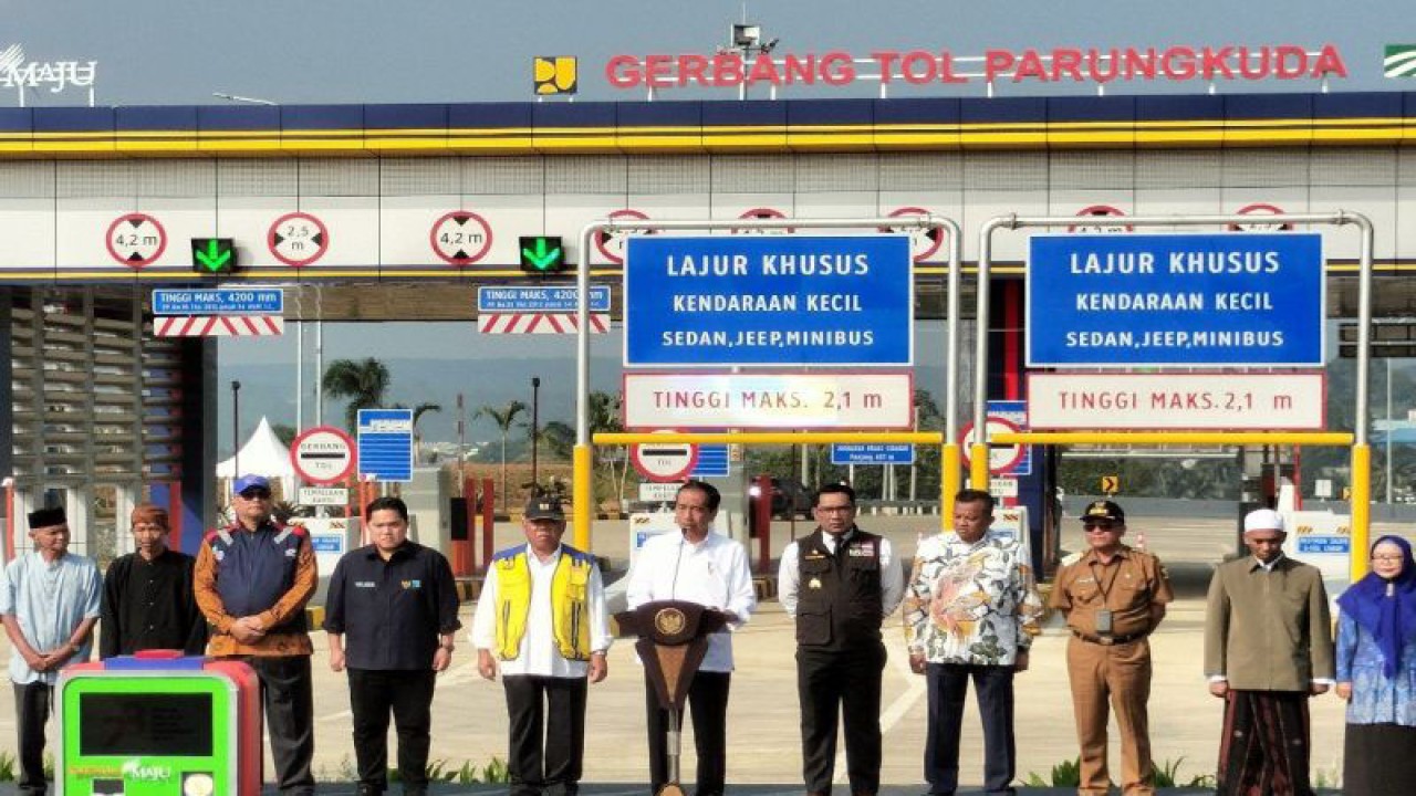 Peresmian Jalan Tol Bocimi Seksi 2 Cigombong - Cibadak oleh Presiden RI Joko Widodo dan dihadiri Menteri PUPR Basuki Hadimuljono, Menteri BUMN Erick Thohir, dan Gubernur Jawa Barat Ridwan Kamil di Cibadak, Kabupaten Sukabumi, Jawa Barat, Jumat (4/8/2023). ANTARA/Aji Cakti