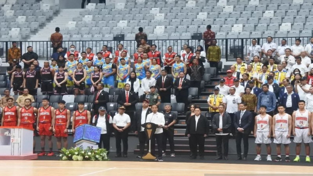 Presiden Joko Widodo (Jokowi) meresmikan infrastruktur multifungsi dalam ruangan, Indonesia Arena, di Kawasan Gelora Bung Karno (GBK), Senayan, Jakarta, Senin (7/8/2023). ANTARA/Indra Arief Pribadi.