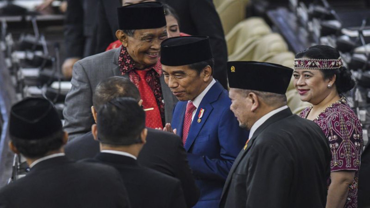 Presiden Joko Widodo menghadiri rapat Paripurna DPR pembukaan masa persidangan I DPR tahun sidang 2023-2024 di Gedung Nusantara, Kompleks Parlemen, Senayan, Jakarta, Selasa (16/8/2023). (ANTARA FOTO/GALIH PRADIPTA)