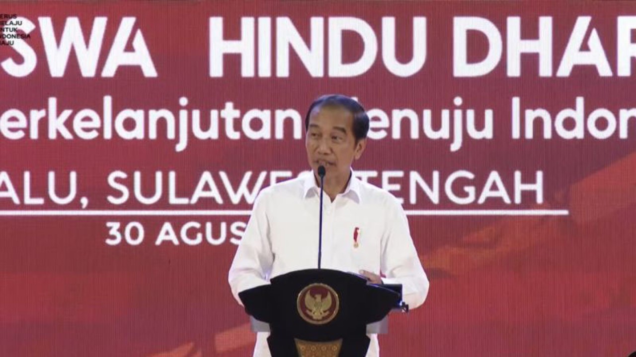 Tangkapan layar - Presiden Joko Widodo ketika menyampaikan sambutan dalam pembukaan Mahasabha XIIII Kesatuan Mahasiswa Hindu Dharma Indonesia di Auditorium Universitas Tadulako, Palu, Sulawesi Tengah pada Rabu (30/8/2023). ANTARA/Yashinta Difa